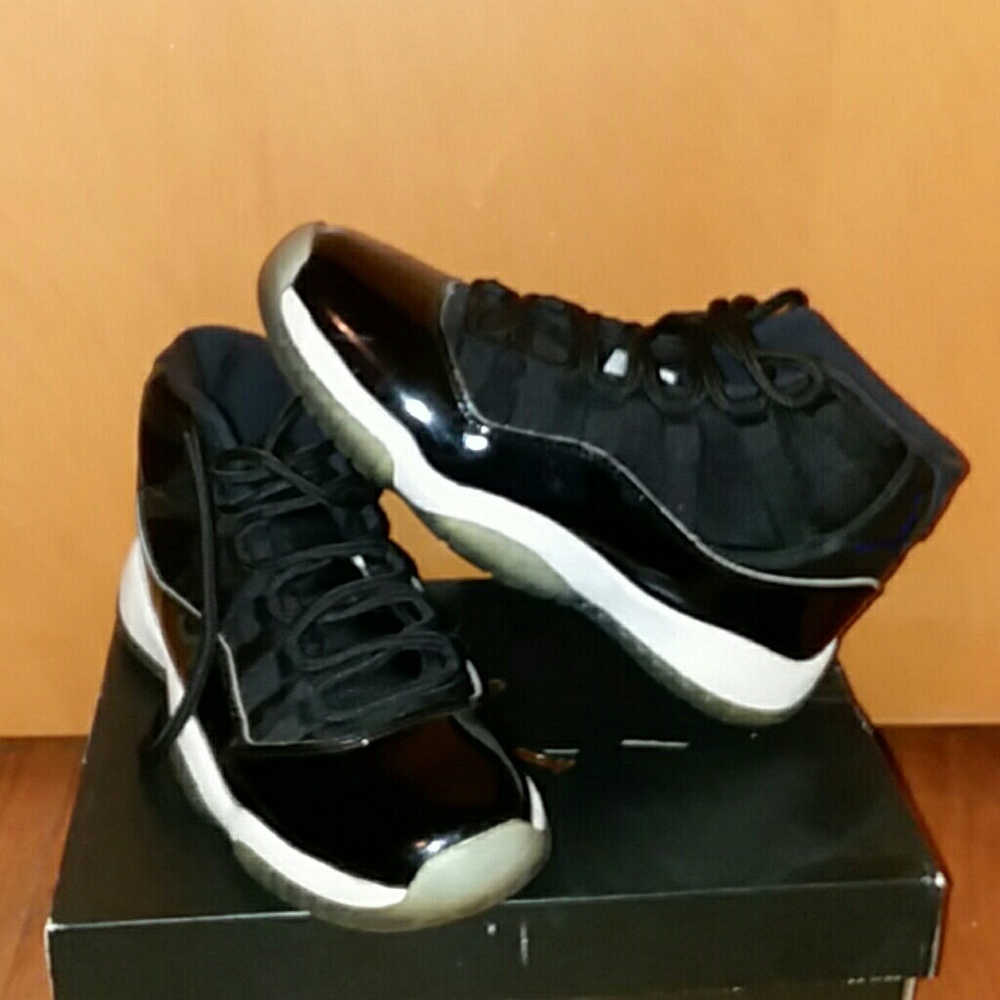 Jordan 11 space jam